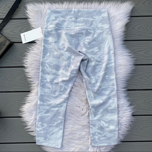 Lululemon Camo Cropped Leggings - Picture 5 of 5
